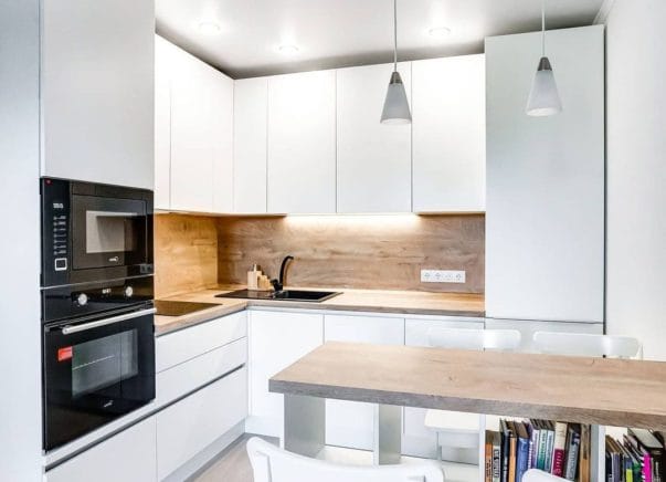 Кухня с барной стойкой Лири 2,4х2,7 м