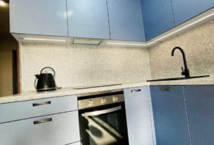 Кухня с барной стойкой Анвен 1,6х1,8х1,2 м