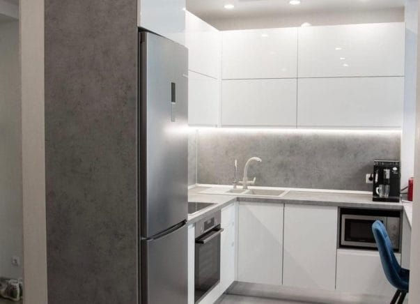 Кухня с барной стойкой Авери 2,3х2,5х1,5 м